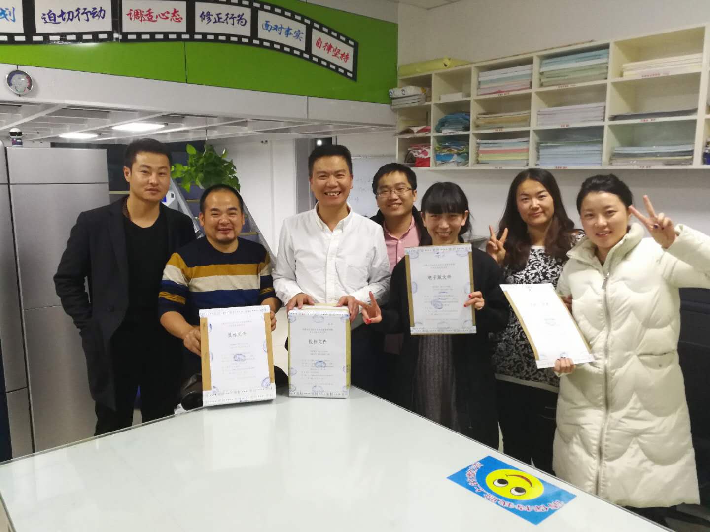 集思團(tuán)隊(duì)廢寢忘食，甚至通宵達(dá)旦地給用戶做標(biāo)書