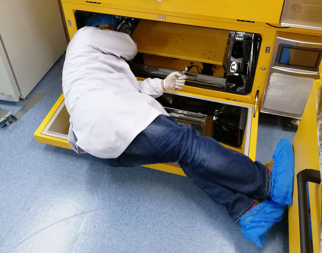 集思儀器售后服務(wù)工程師正在華農(nóng)作物遺傳改良國家重點(diǎn)實(shí)驗(yàn)室安裝調(diào)試知楚搖床