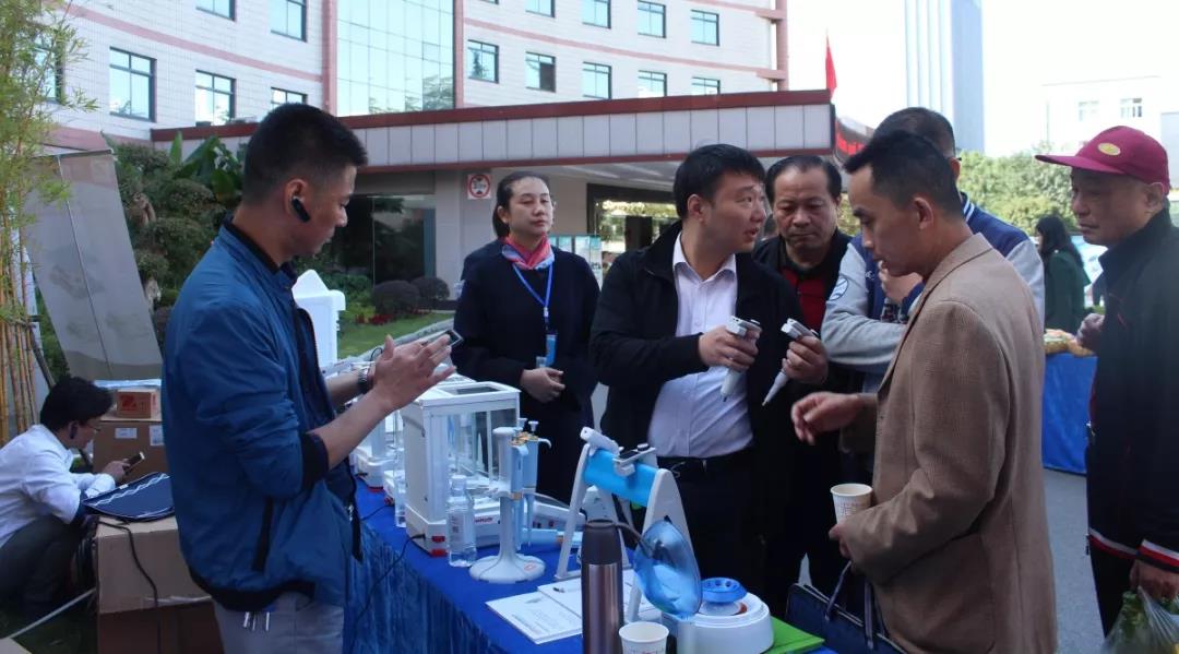 集思實驗室儀器湖北地質大學巡展4